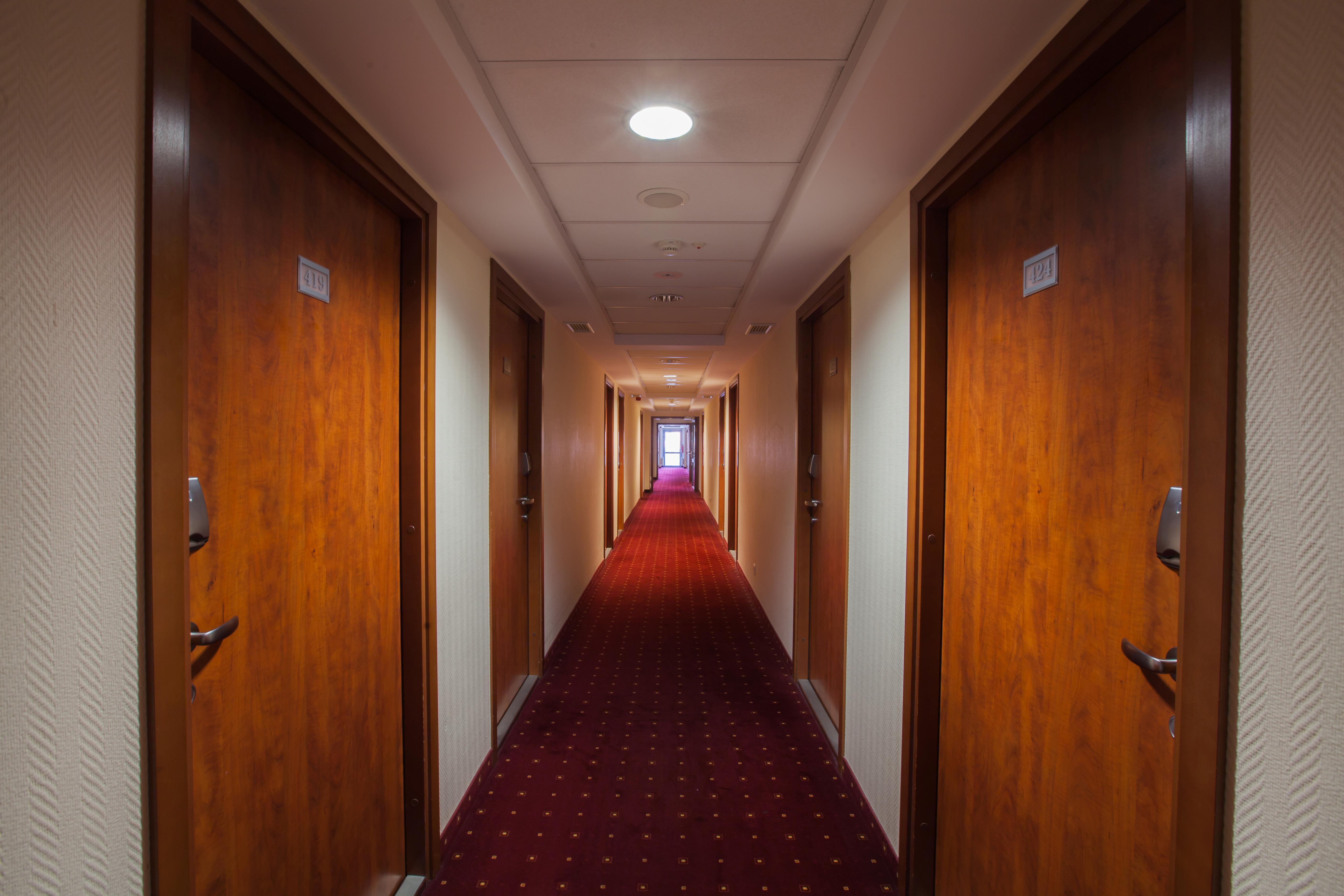Qubus Hotel Legnica Bagian luar foto