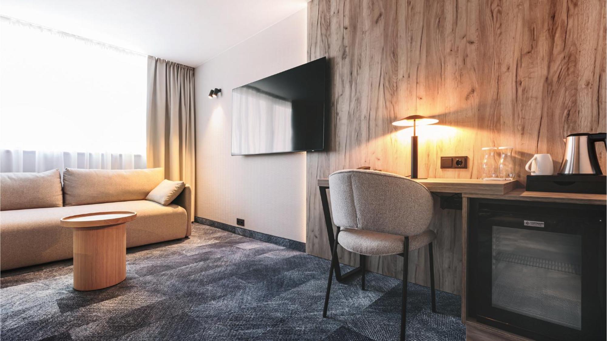 Qubus Hotel Legnica Bagian luar foto