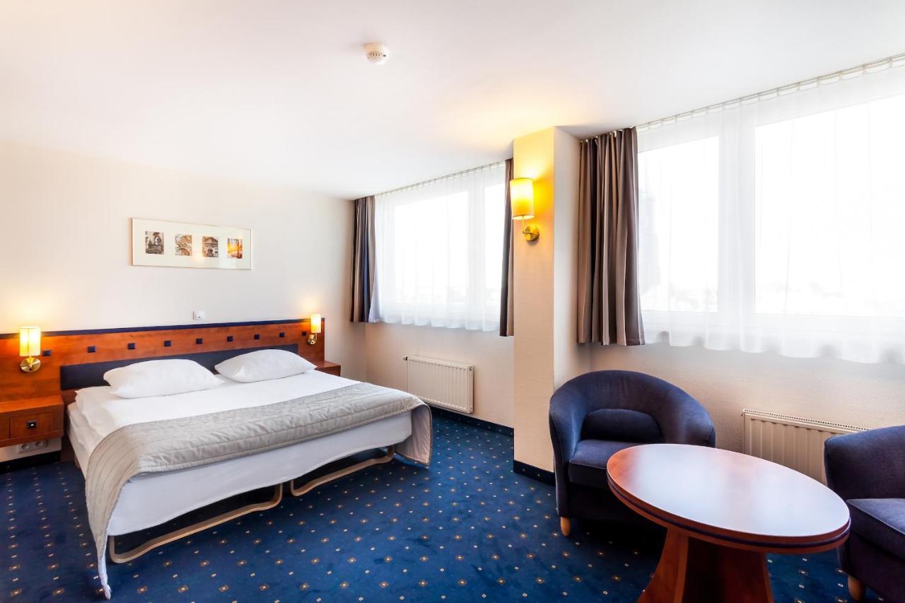 Qubus Hotel Legnica Ruang foto